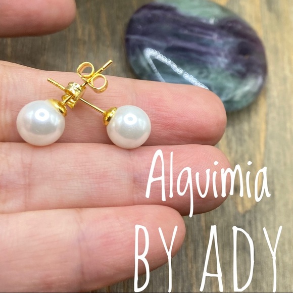 Alquimia by ADY Gold and White Pearl Earrings - Picture 1 of 2